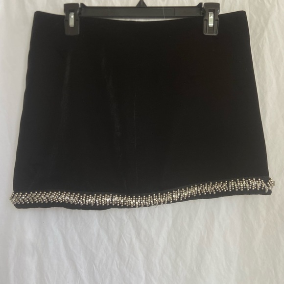 Zara black velvet mini skirt w/ sliver beading Size Small - Picture 4 of 10